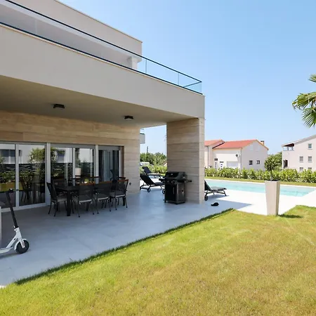 Premium Antea With Pool
